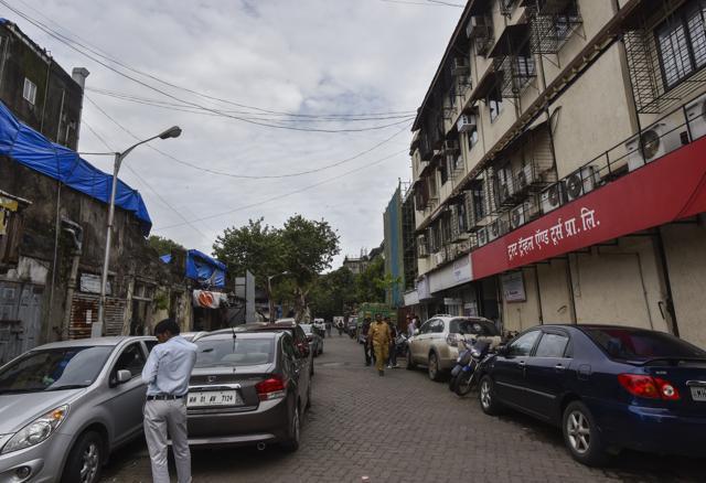 Groups of south Indians, mostly Keralites and Tamilians, worked in the docks and lived on Cochin (in pic), Calicut and Kumtha streets. (Kunal Patil/Hindustan Times)