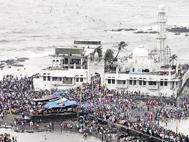 Devotees visit the Haji Ali Dargah in Mumbai.(Kunal Patil/HT file)
