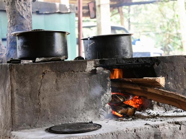 A group of pregnant women refused to consume food that was allegedly prepared by a Dalit anganwadi worker.(Shutterstock/Representative image)