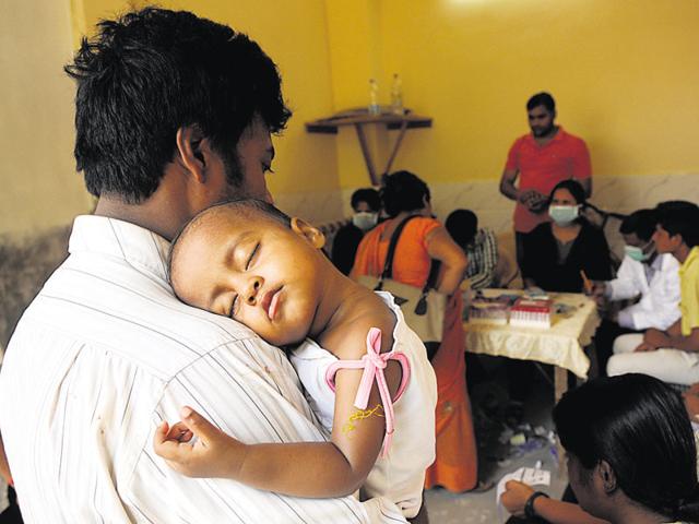 The health department has ordered an audit to find the cause behind the deaths in Sarfabad village, Noida. (Burhaan Kinu / Hindustan Times) The health department has ordered an audit to find the cause behind the deaths in Sarfabad village, Noida. (Burhaan Kinu / Hindustan Times)