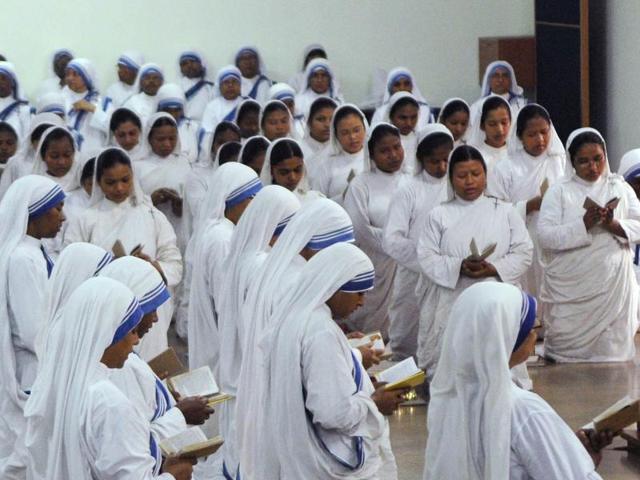 Sisters from the order sangs hymns and read from the Bible on the occasion. Mother Teresa's legacy survives among the nuns, who took up her vow of serving the needy. (Subhankar Chakraborty/HT PHOTO)