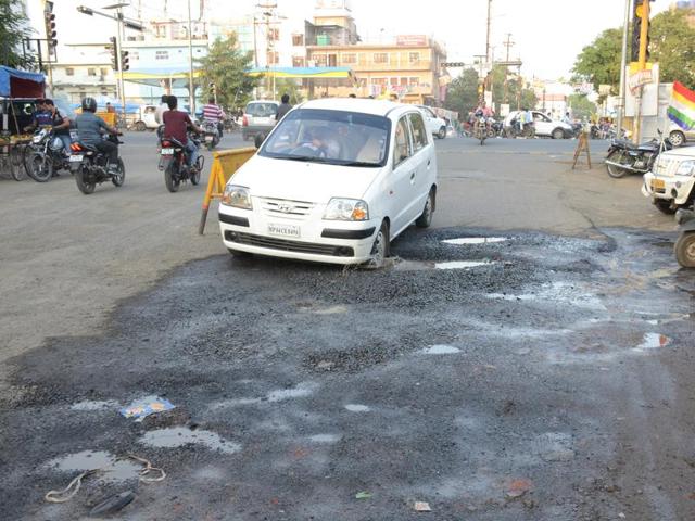 The Geetanjali square road in Bhopal.(Chandresh Mathur/ HT photo)