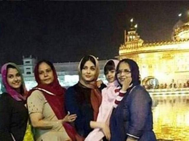 Aishwarya Rai Bachchan visits Golden Temple, Amritsar with her mom and Aaradhya. (Instagram)