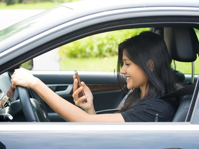 Of the more than 500,000 road accidents that occurred in India last year, 71% were caused because of the driver’s error. And the biggest cause of driver’s distraction is mobile phone use.(Shutterstock)