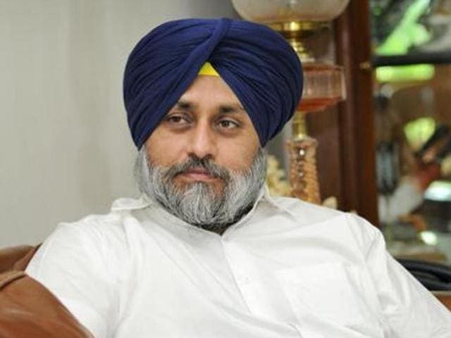 In a letter to Rajnath, Sukhbir, who also holds the Home portfolio, requested him to launch an immediate investigation into the huge amount of money being received by AAP from radical elements living in North America, Europe and Australia.(HT File Photo)