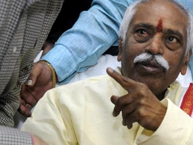 While Dattatreya dished out how the NDA government fulfilled many promises and is on course to settle other issues, labour unions remain unimpressed.(HT Photo)