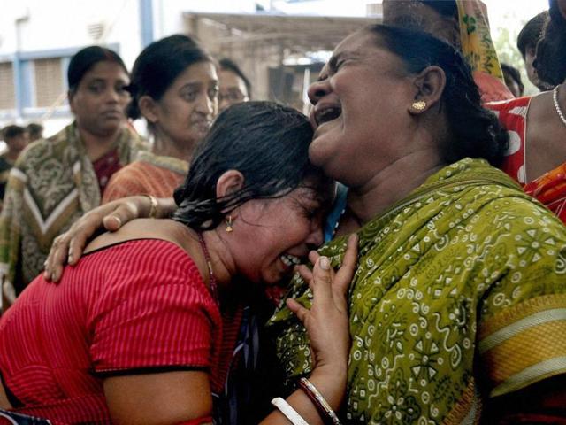 Women mourn the death of a relative killed in a fire accident at Murshidabad Medical College and Hospital.(PTI)