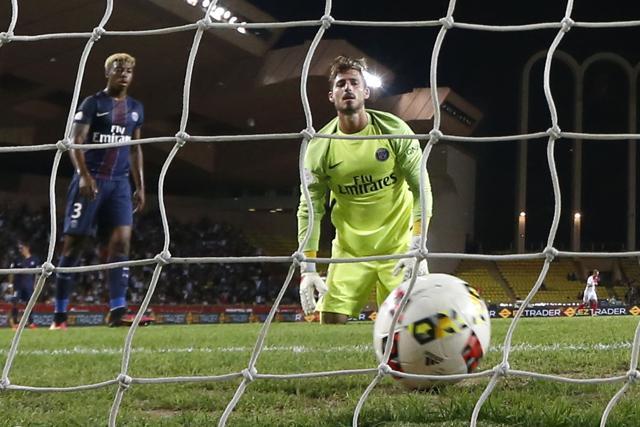 Paris Saint-Germain's goalkeeper Kevin Trapp looks on after Monaco's Fabinho (not shown) scores a goal. (AFP Photo) Paris Saint-Germain's goalkeeper Kevin Trapp looks on after Monaco's Fabinho (not shown) scores a goal. (AFP Photo)