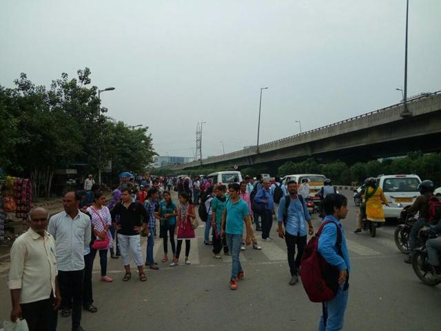 All 24,000 three-wheelers were off the road in Gurgaon putting the commuters to inconvenience in absence of proper means of public transport. (HT Photo) All 24,000 three-wheelers were off the road in Gurgaon putting the commuters to inconvenience in absence of proper means of public transport. (HT Photo)