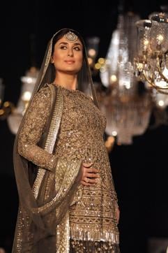 Kareena Kapoor walks the ramp. (AFP) Kareena Kapoor walks the ramp. (AFP)