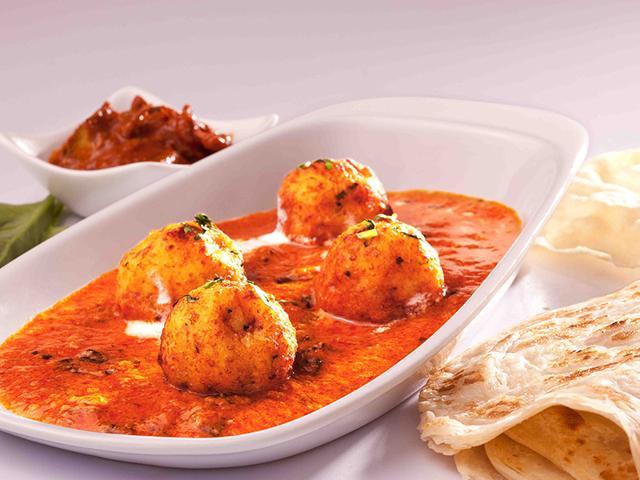 Bharwan Aloo Badam Dum (Catch Spices)