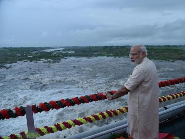 Prime Minister Narendra Modi inaugurated the Saurashtra Narmada Avtaran Irrigation (SAUNI) project in Gujarat.(PIB)