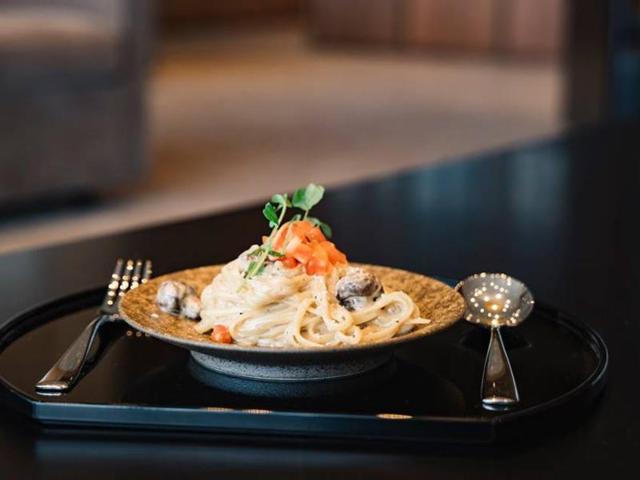 5. Cathay Pacific. To make pastas and other food items tastes good and fresh on an airplane is a task. (Cathay PAcific Facebook) 5. Cathay Pacific. To make pastas and other food items tastes good and fresh on an airplane is a task. (Cathay PAcific Facebook)