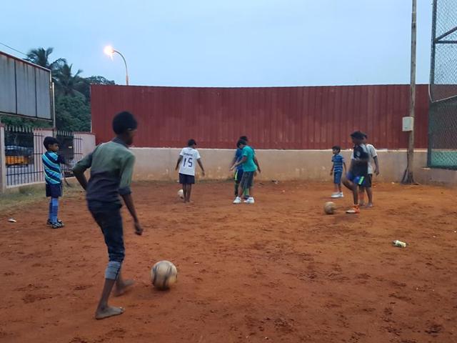 Young kids from the nearby slums at practice. Because the charity’s funds are dependent on donations, the equipment and facilities they have available is sparse. (Aditya Iyer/HT Photo) Young kids from the nearby slums at practice. Because the charity’s funds are dependent on donations, the equipment and facilities they have available is sparse. (Aditya Iyer/HT Photo)