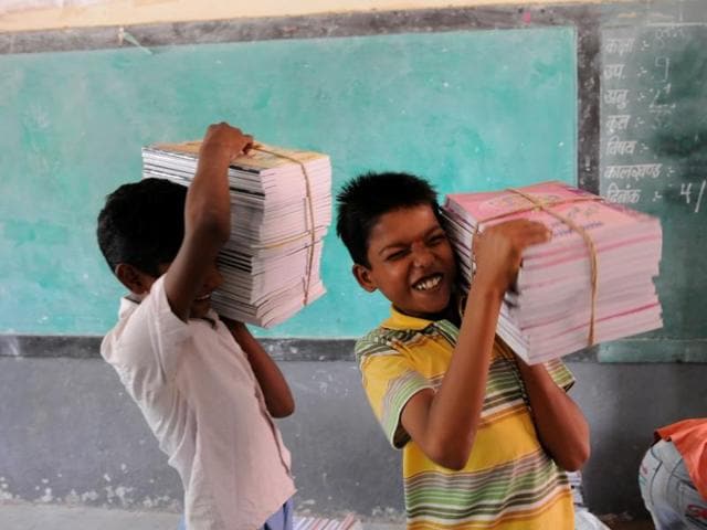 Guardians allege that faulty verification procedures by “casual and rude” officials have led to vacancies after first round of admission. (HT file photo)