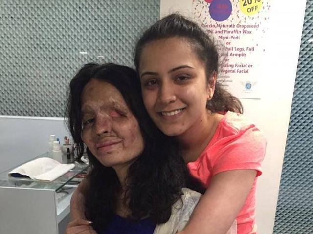 Ria built a strong emotional bond with Reshma. She helped Reshma regain her courage and fight for justice. Reshma stopped covering her face in public. (PHOTO: RIA SHARMA) Ria built a strong emotional bond with Reshma. She helped Reshma regain her courage and fight for justice. Reshma stopped covering her face in public. (PHOTO: RIA SHARMA)