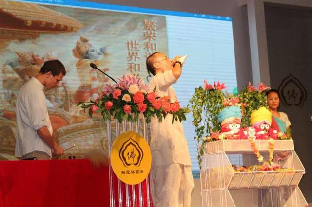 Das was careful not to describe the Krishna following as a “movement” because of the sensitivity of the word in Communist China. “We do not want any trouble with the government. The programmes were unofficial.” (HT/Sutirtho Patranobis) Das was careful not to describe the Krishna following as a “movement” because of the sensitivity of the word in Communist China. “We do not want any trouble with the government. The programmes were unofficial.” (HT/Sutirtho Patranobis)