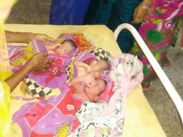 Nitu Devi delivered triplets but the district administration claims that she came from an area not affected by the floods and so is not eligible for the chief minister’s compensation. (HT Photo) Nitu Devi delivered triplets but the district administration claims that she came from an area not affected by the floods and so is not eligible for the chief minister’s compensation. (HT Photo)