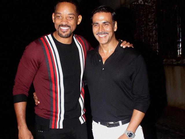 Akshay Kumar with Hollywood actor Will Smith during a party in Mumbai. (PTI)