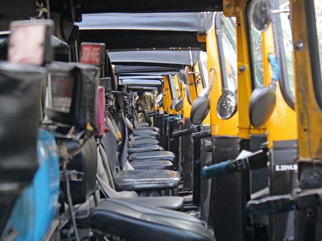 According to commuters, in some other parts like Ghatkopar, Goregaon, Jogeshwari, Andheri, Oshiwara and Chembur, hardly few auto rickshaws were plying. (Satyabrata Tripathy/ht photo)