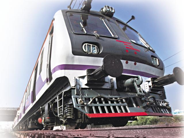 The cases of theft onboard moving trains also rose in 2015.(HT Photo)