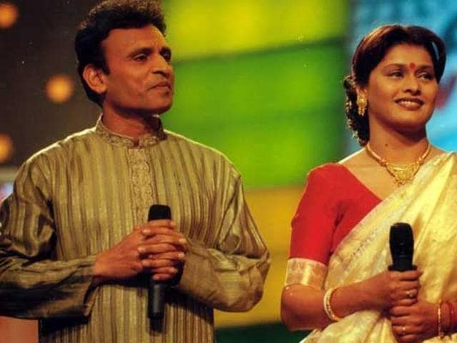 The weekly show Antakshari was a hit with family audiences who loved to sing their old favourites and new hit film songs. It was hosted by Annu Kapoor from 1994 to 2005, along with co-hosts such as Rajeshwari Sachdev, Pallavi Joshi, Durga Jasraj, Renuka Shahane and Shefali Chhaya, among others.