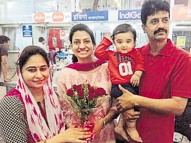 Ashvid with mother Vidisha (left) and relatives in Jaipur.(HT Photo) Ashvid with mother Vidisha (left) and relatives in Jaipur.(HT Photo)