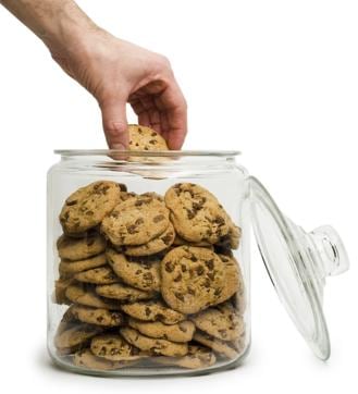 Store cookies in an air-tight jar with pieces of bread. (Getty Images) Store cookies in an air-tight jar with pieces of bread. (Getty Images)