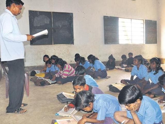 Rajasthan primary education department officials fear there are chances that these children have quit studying altogether.(HT photo) Rajasthan primary education department officials fear there are chances that these children have quit studying altogether.(HT photo)