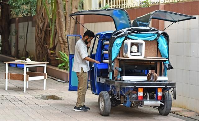 The Auto’s wing-like doors, that swing open like that of a convertible car, unveiling four folding tables. (Photo: Vidya Subramanian/HT) The Auto’s wing-like doors, that swing open like that of a convertible car, unveiling four folding tables. (Photo: Vidya Subramanian/HT)