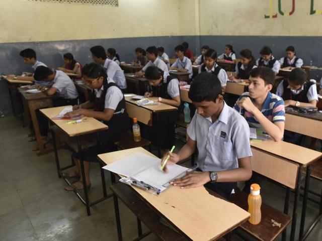 Educating children in school helps them communicate better apart from appreciating and respecting others’ opinion.(Waseem Andrabi/Hindustan Times)