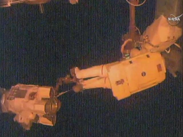 This NASA TV video grab shows NASA astronaut Jeff Williams making repairs and installing new equipment during a spacewalk at the International Space Station on September 1, 2016. (AFP Photo) This NASA TV video grab shows NASA astronaut Jeff Williams making repairs and installing new equipment during a spacewalk at the International Space Station on September 1, 2016. (AFP Photo)