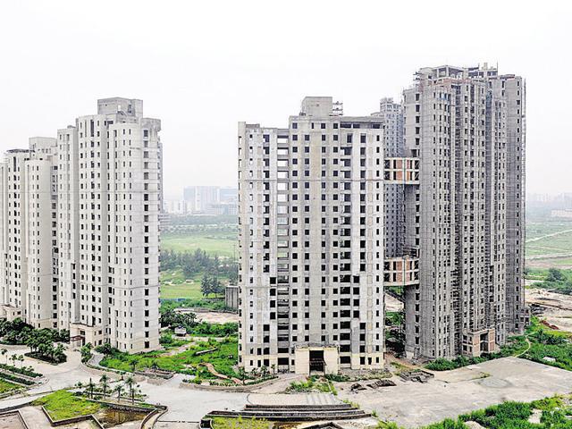 Supreme Court on Thursday warned Unitech bosses of contempt if the real estate giant failed to hand over to three buyers the plots of land promised in lieu of flats in a Noida project.(Sunil Ghosh/HT Photo)