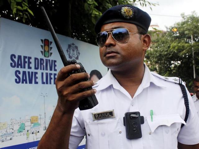 Kolkata S Police Sex - Policing the police, Kolkata traffic sergeants get body cameras | Kolkata -  Hindustan Times