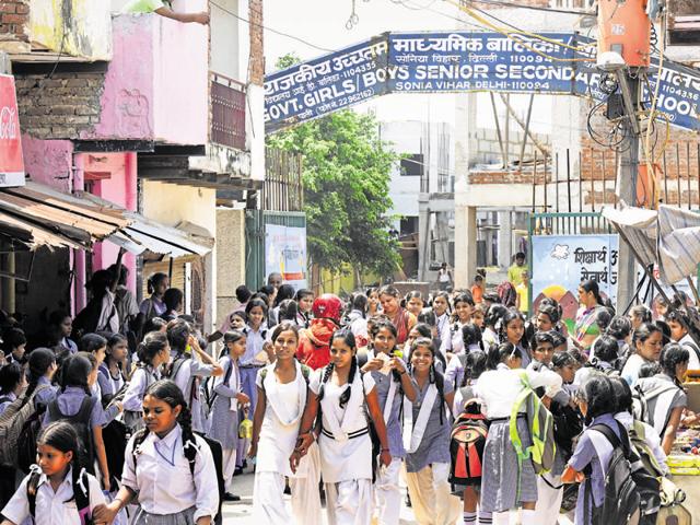 The government’s push comes a month after a survey found that close to half the students in Class 6 in government-run schools couldn’t read at all. (Sonu Mehta/HT file photo) The government’s push comes a month after a survey found that close to half the students in Class 6 in government-run schools couldn’t read at all. (Sonu Mehta/HT file photo)