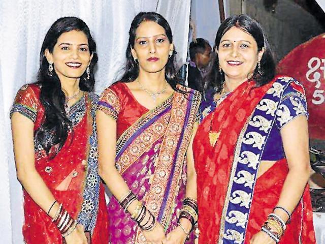 Three sisters Archana, Anjana and Anshu have set a national record for being awarded PhDs simultaneously from APS University in Rewa in 2014. (HT photo) Three sisters Archana, Anjana and Anshu have set a national record for being awarded PhDs simultaneously from APS University in Rewa in 2014. (HT photo)