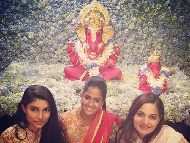 Salman Khan, who has been celebrating Ganesh Chaturthi for more than 10 years at his residence, will miss the celebrations this year. However, as seen in this pictures his entire family including his sisters Arpita Khan and Alvira Khan actively partake in the festivities. (Twitter) Salman Khan, who has been celebrating Ganesh Chaturthi for more than 10 years at his residence, will miss the celebrations this year. However, as seen in this pictures his entire family including his sisters Arpita Khan and Alvira Khan actively partake in the festivities. (Twitter)