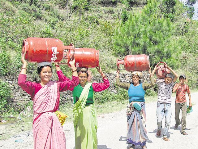 The scheme that was initially launched for four districts was on Thursday extended to all the 13 districts in the state. The BJP says there is growing enthusiasm among hill women for it. (HT photo) The scheme that was initially launched for four districts was on Thursday extended to all the 13 districts in the state. The BJP says there is growing enthusiasm among hill women for it. (HT photo)