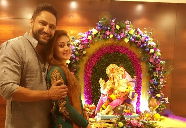 Parag Tyagi’s wife Shefali (Jariwala) has been celebrating Ganesh Chathurthi for the past 17 years and they continued to celebrate it after their marriage. Parag Tyagi’s wife Shefali (Jariwala) has been celebrating Ganesh Chathurthi for the past 17 years and they continued to celebrate it after their marriage.