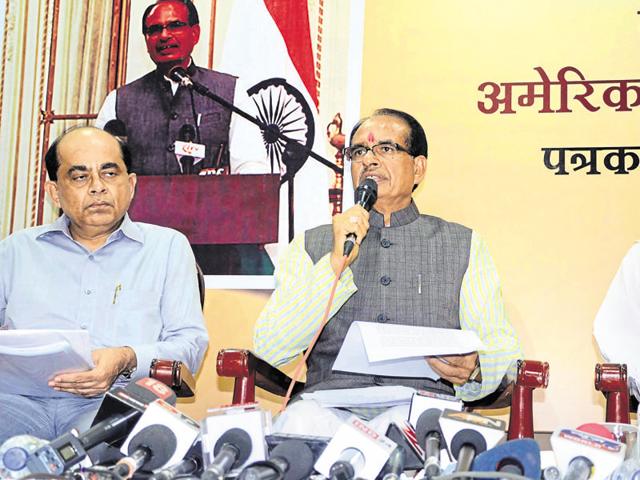 CM Shivraj Singh Chouhan addresses a press conference in Bhopal on Saturday after his visit to the US.(Chandresh Mathur/ HT photo)