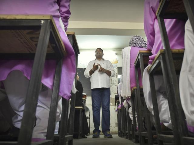 Mohammad Nadeem Akhtar has been running Shikhar Girls School at Batla House in Jamia Nagar since 2004. Nadeem has a masters degree in Sociology from Jamia Millia Islamia. He started this school after seeing the abysmal situation of education for women. (Raj K Raj/HT PHOTO)