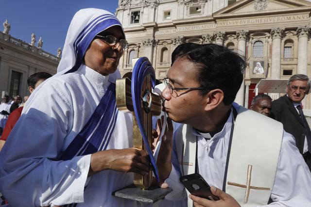 The relics of Mother Teresa are carried by nuns prior to the start of a Mass celebrated by Pope Francis. (AP Photo) The relics of Mother Teresa are carried by nuns prior to the start of a Mass celebrated by Pope Francis. (AP Photo)