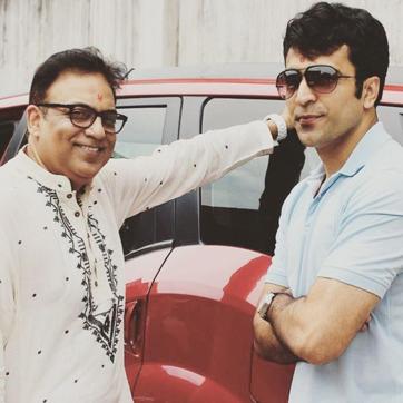 Filmmaker Arindam Sil and actor Abir Chatterjee at the mahurat of Byomkesh Pawrbo, which is being shot in north Bengal. (Twitter) Filmmaker Arindam Sil and actor Abir Chatterjee at the mahurat of Byomkesh Pawrbo, which is being shot in north Bengal. (Twitter)