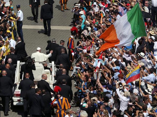 Pope Francis leaves at the end of a mass for the canonisation of Mother Teresa of Calcutta in Saint Peter's Square at the Vatican.(Reuters Photo)