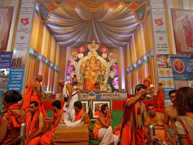 The Ganpati idol at GSB Seva Mandal, King's Circle, in Mumbai has an insurance cover worth Rs 300 crore. (Satyabrata Tripathy/HT Photo) 