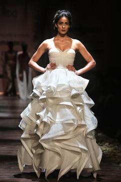 Model sports a ruffle gown by designers Shantanu & Nikhil ( (Photo: shantanuandnikhil.com) Model sports a ruffle gown by designers Shantanu & Nikhil ( (Photo: shantanuandnikhil.com)