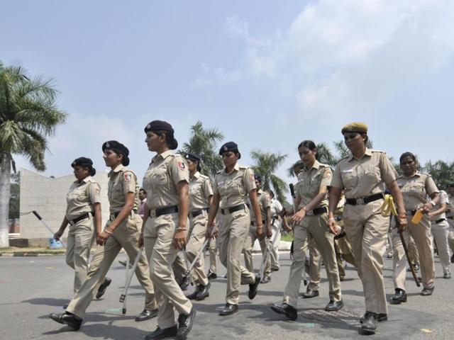 PU security personnel and police on campus on election eve. (Ravi Kumar/HT Photo)