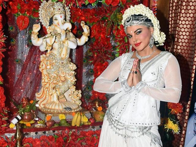 Rakhi Sawant posed for the shuttrebugs on Ganesh Chaturthi. (AFP) Rakhi Sawant posed for the shuttrebugs on Ganesh Chaturthi. (AFP)