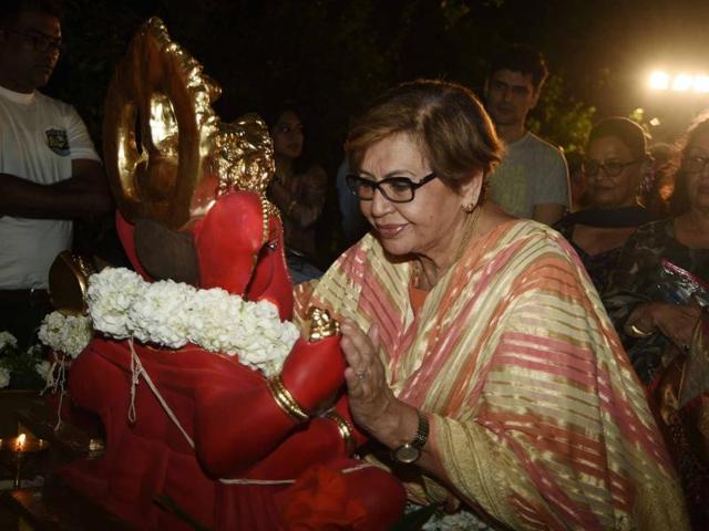Helen bids a final farewell to Ganpati Bappa. (Yogen Shah)