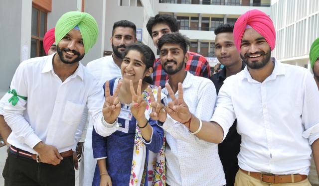 Winners at SGGS College, Sector 26. (Keshav Singh/HT Photo)